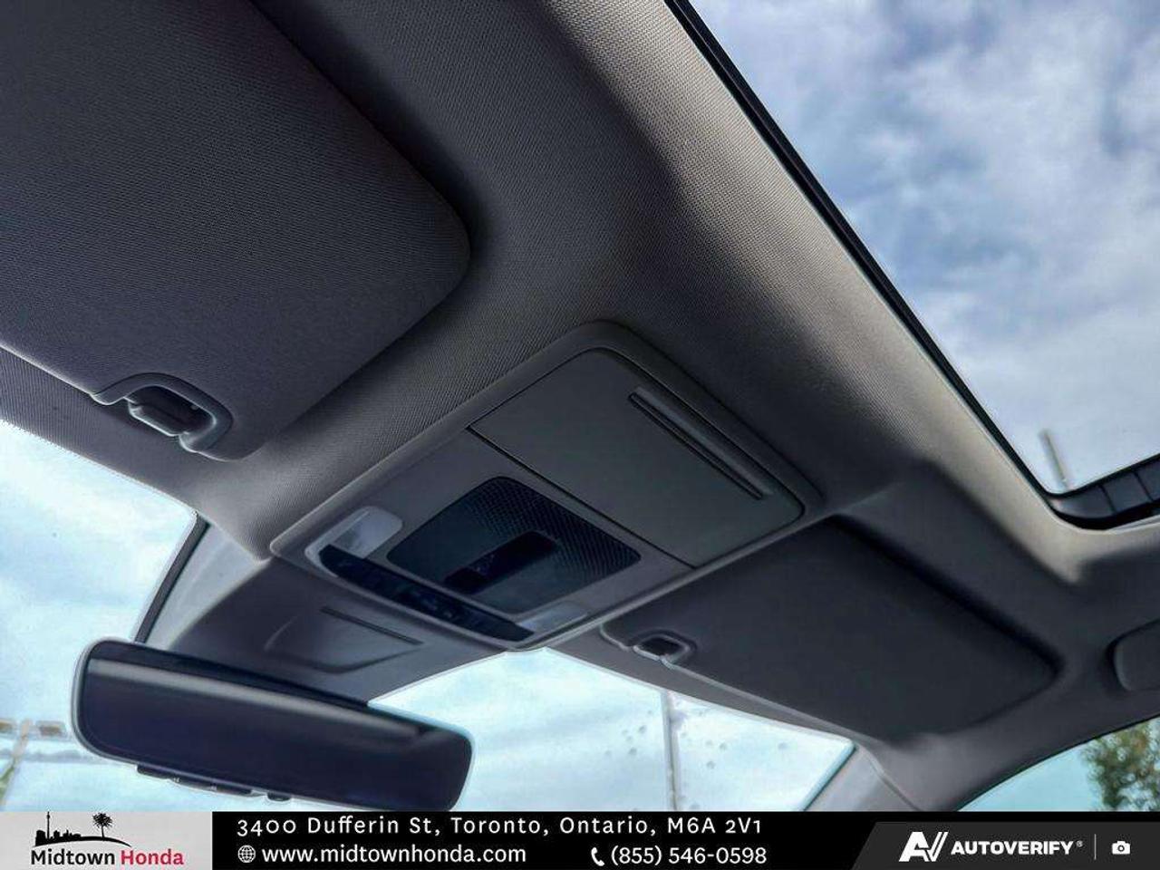 2022 Honda Civic Touring CVT Sedan Photo