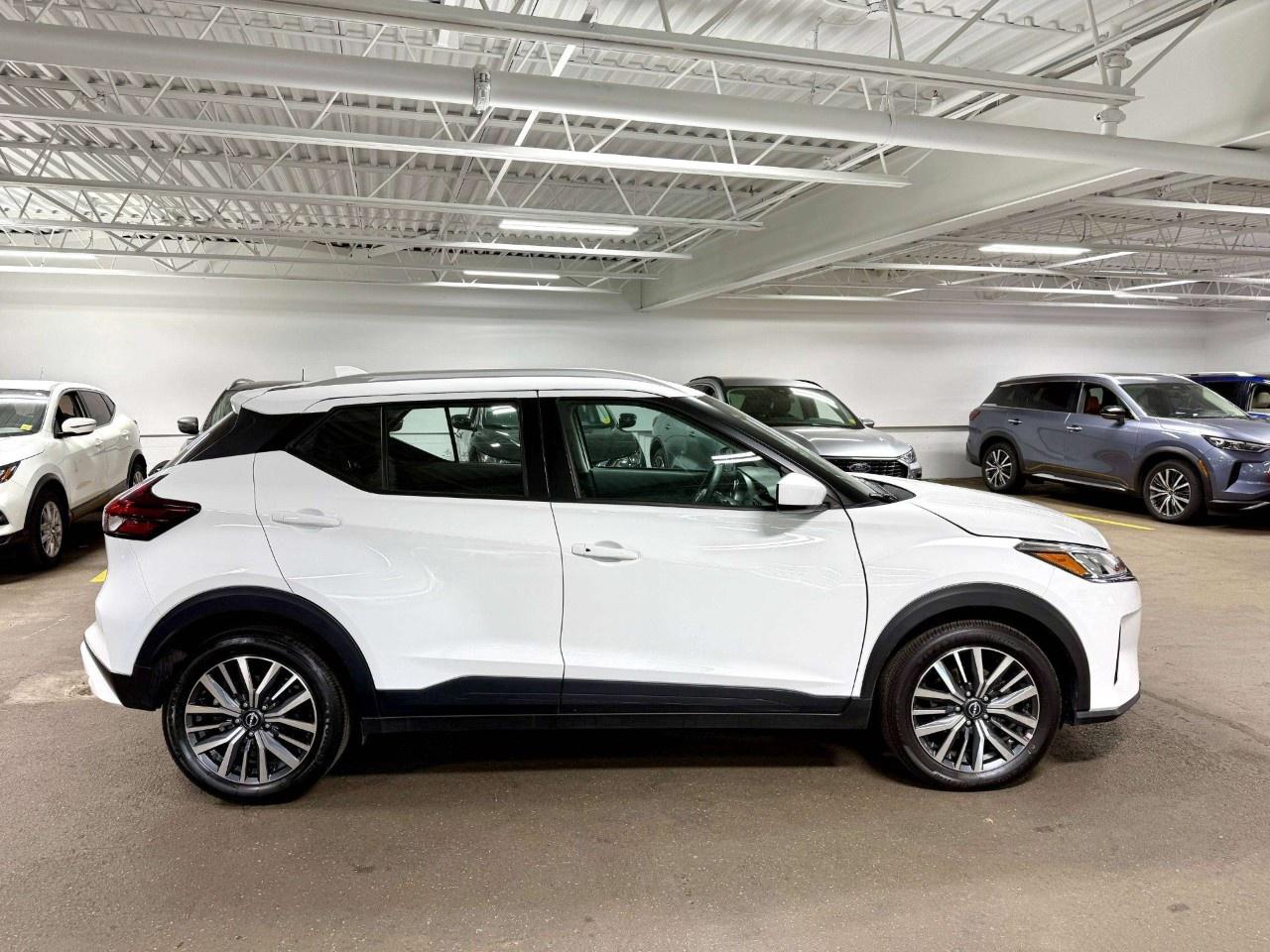 2025 Nissan Kicks Play SV FWD Photo4