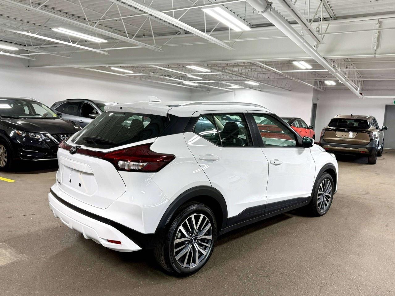 2025 Nissan Kicks Play SV FWD Photo