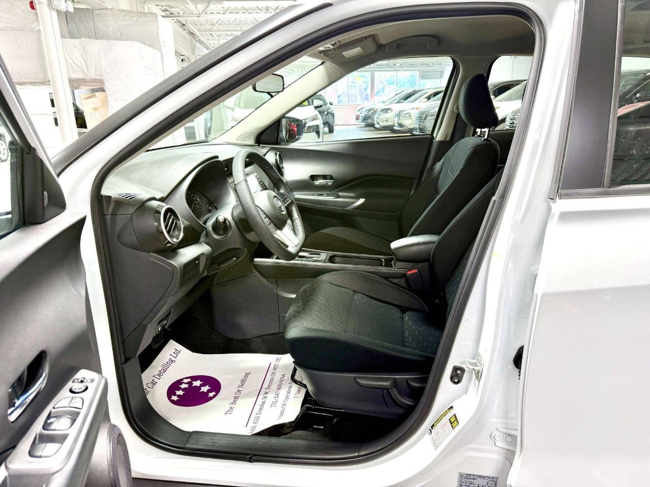 2025 Nissan Kicks Play SV FWD Photo