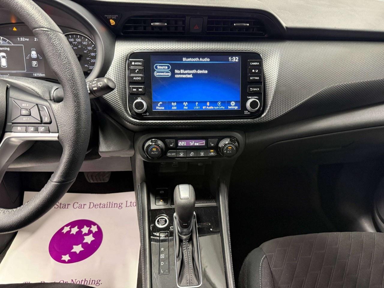 2025 Nissan Kicks Play SV FWD Photo