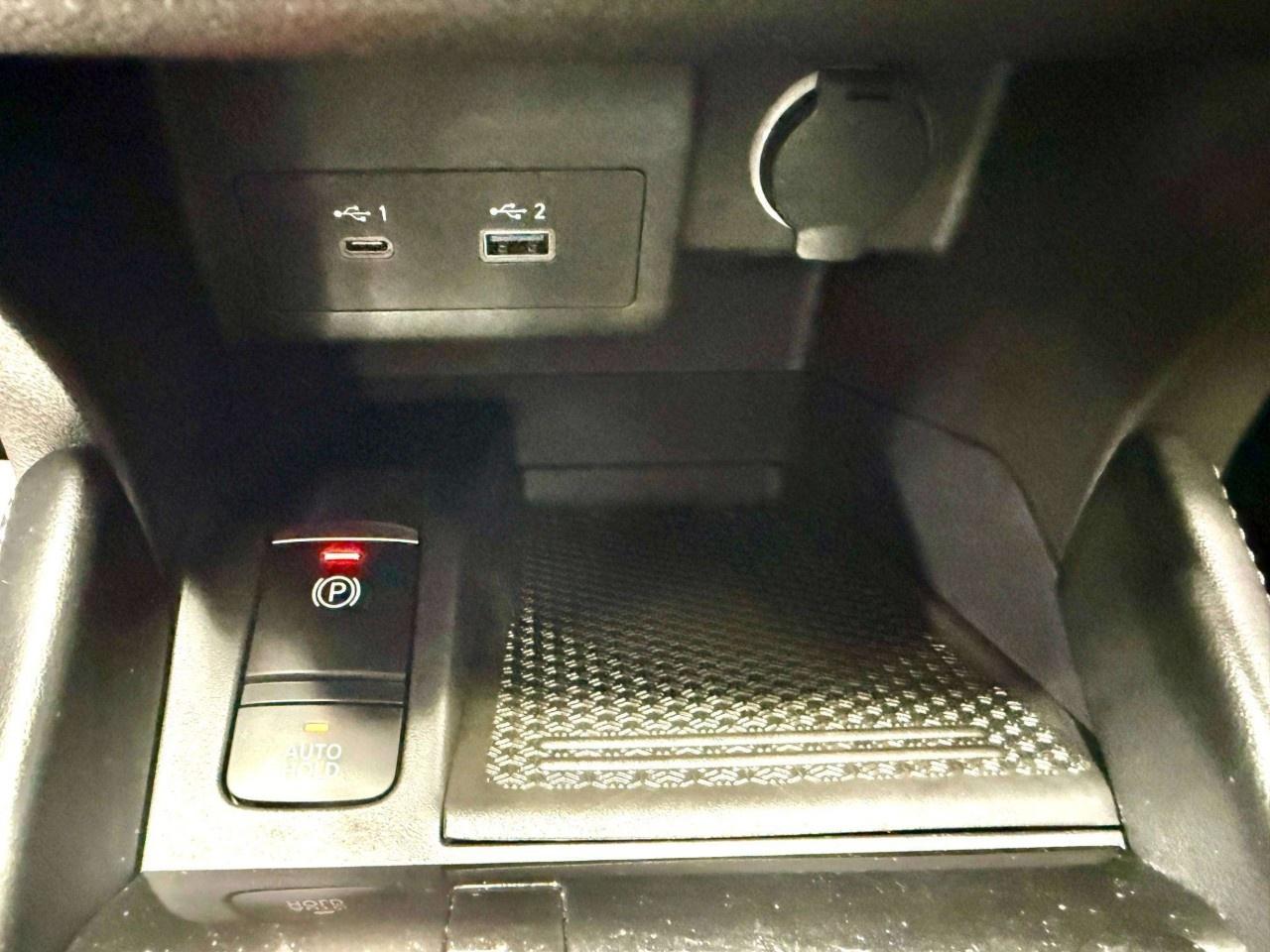 2025 Nissan Kicks Play SV FWD Photo