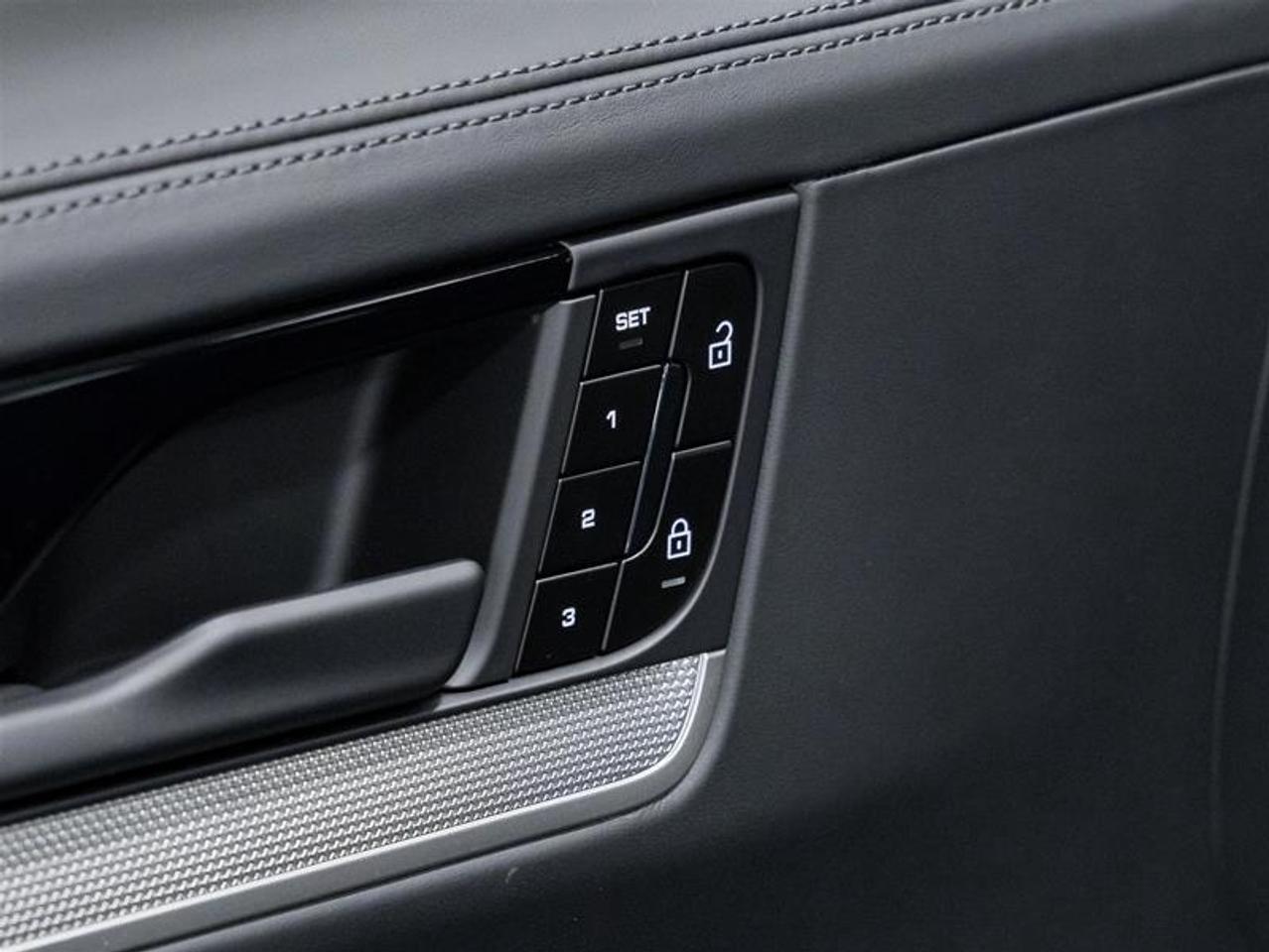 2026 Porsche Cayenne  Photo