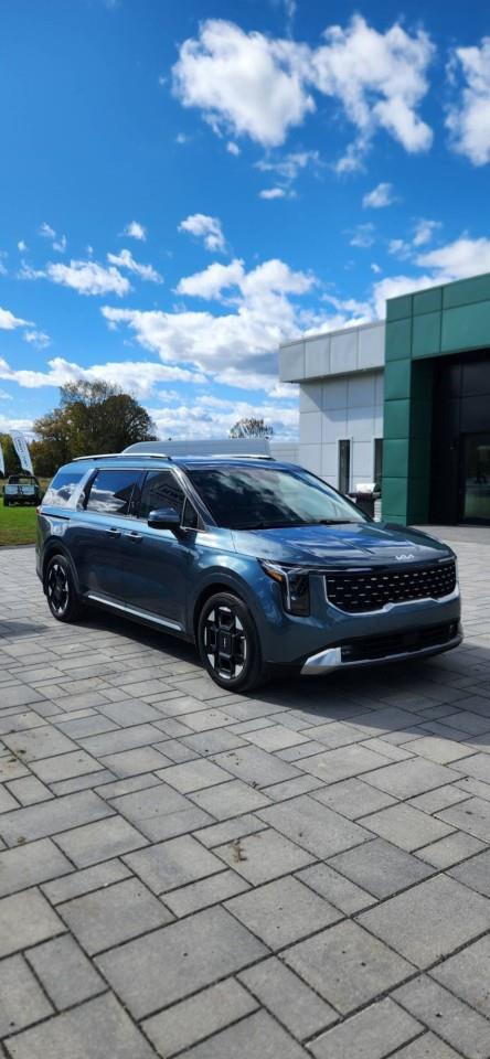 2025 Kia Carnival EX Passenger Van Photo