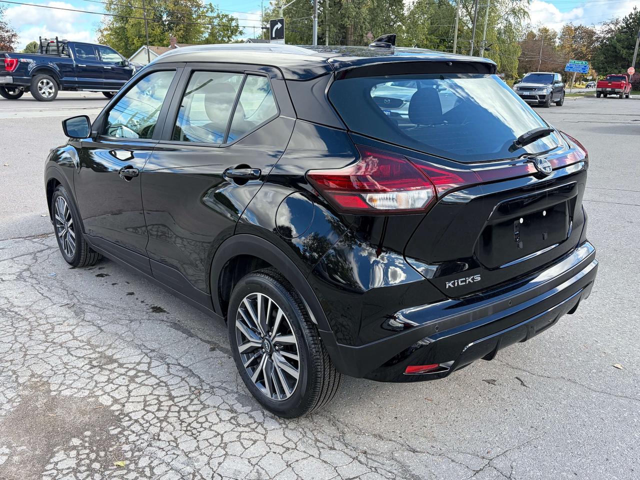 2025 Nissan Kicks SV/AWD/HEATED SEATS/BACK UP CAM/CALL PICTON Photo