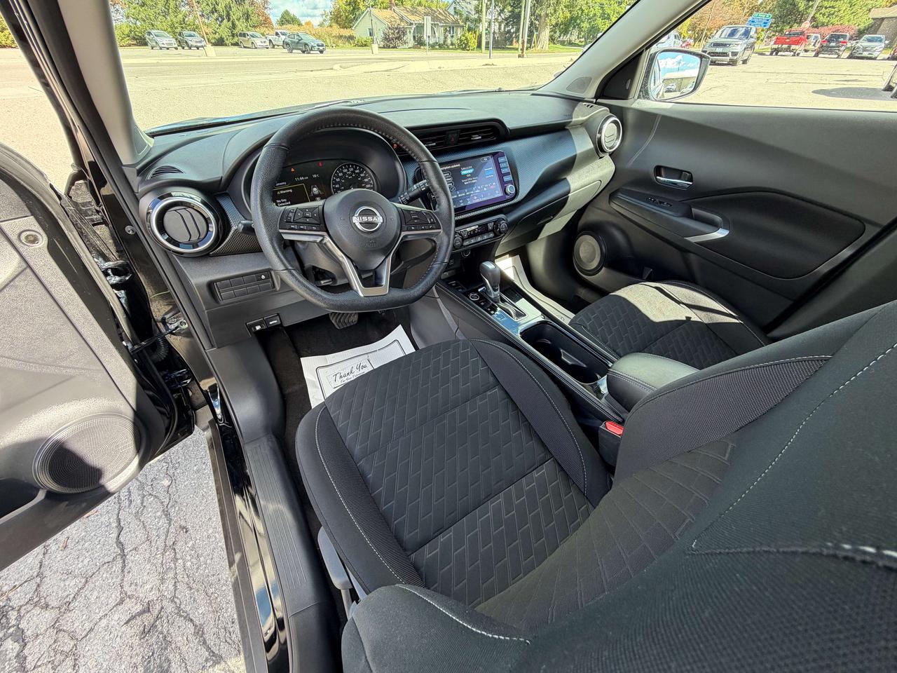 2025 Nissan Kicks SV/AWD/HEATED SEATS/BACK UP CAM/CALL PICTON Photo