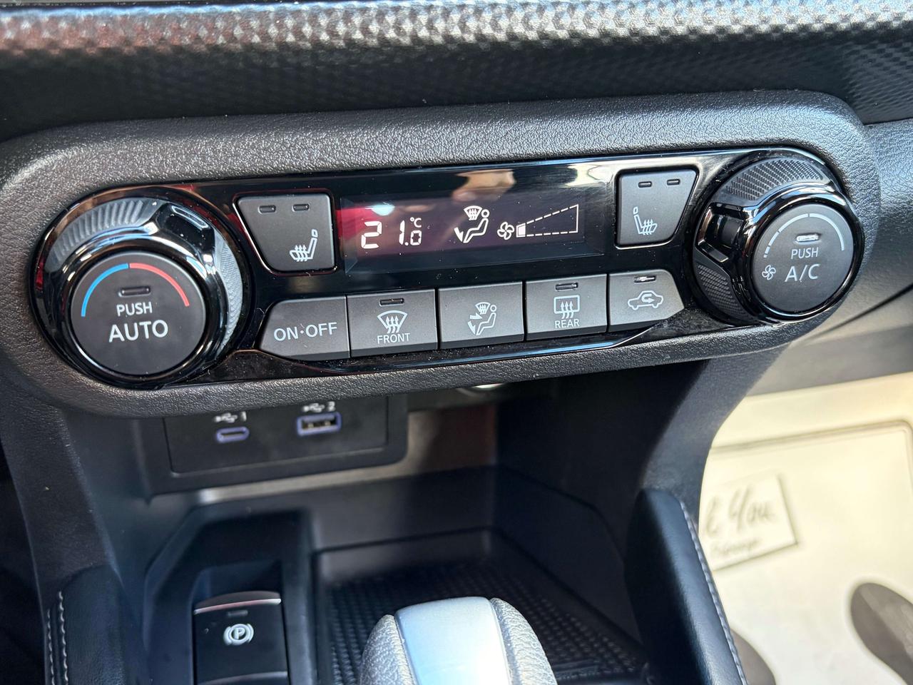 2025 Nissan Kicks SV/AWD/HEATED SEATS/BACK UP CAM/CALL PICTON Photo