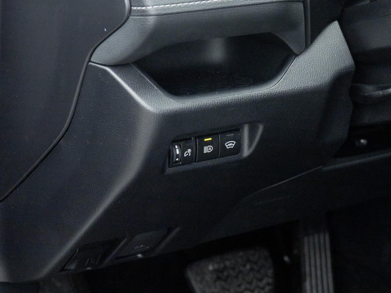 2025 Toyota RAV4 LE AWD Photo