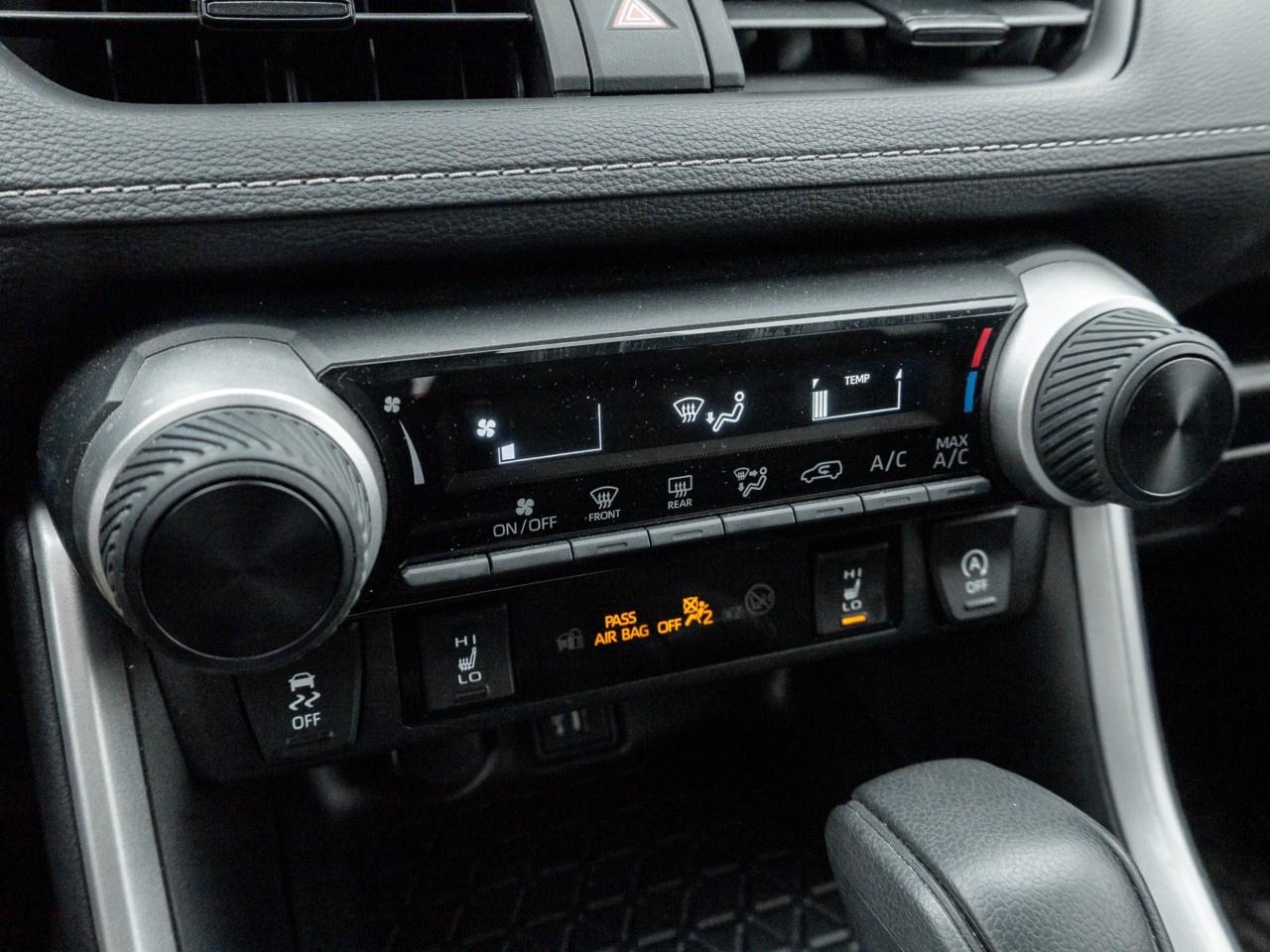 2025 Toyota RAV4 LE AWD Photo