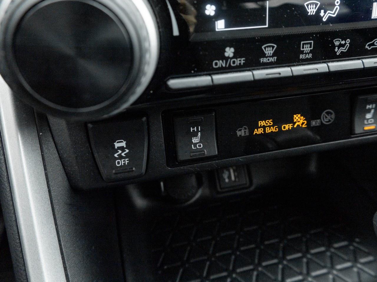2025 Toyota RAV4 LE AWD Photo