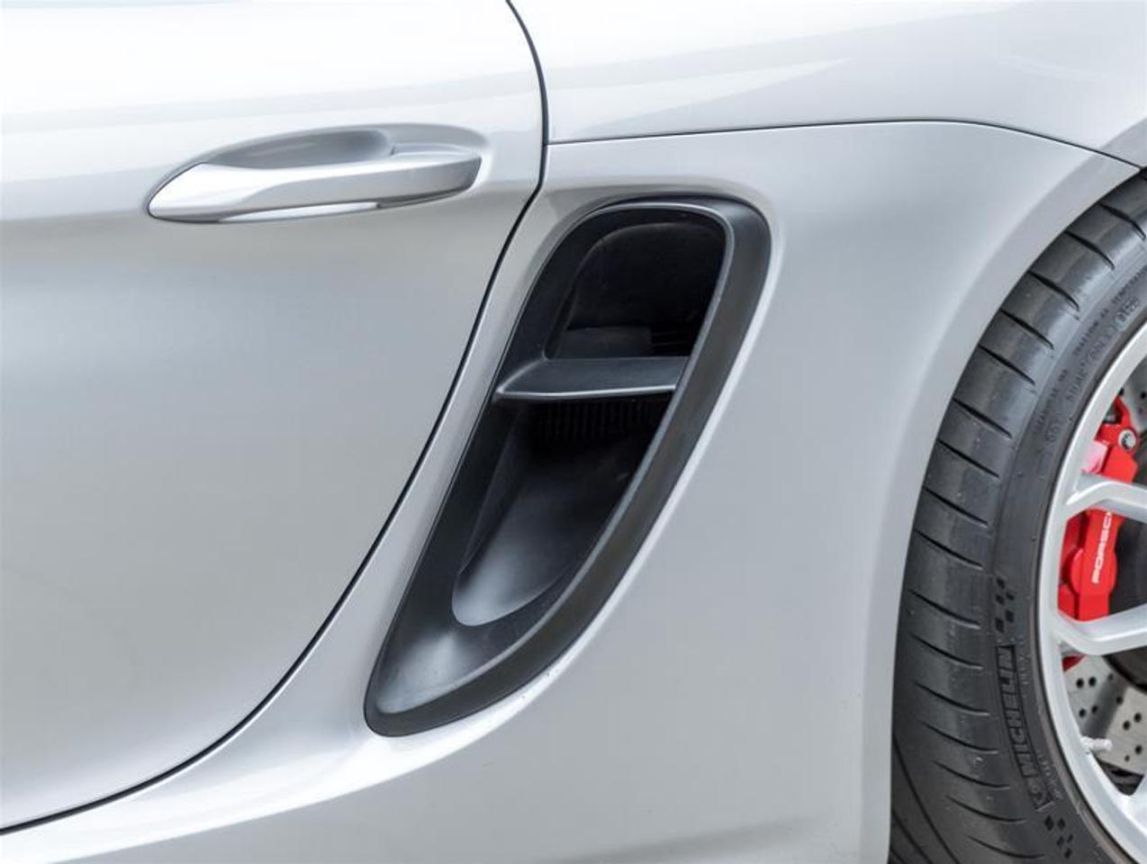 2022 Porsche 718 Spyder  Photo