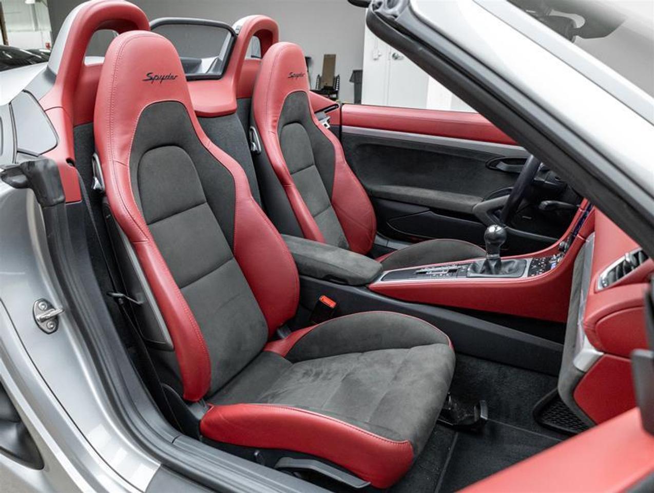 2022 Porsche 718 Spyder  Photo