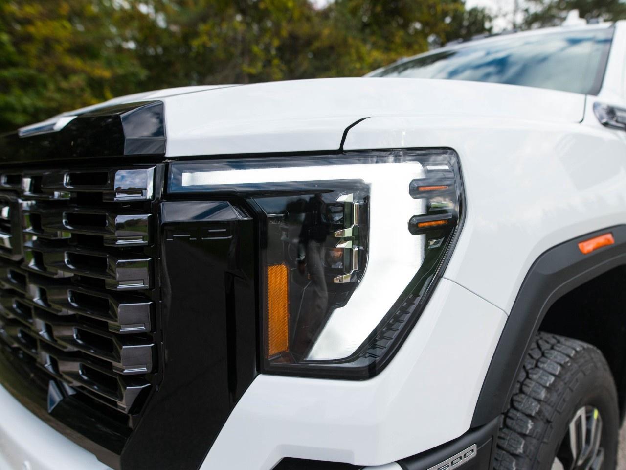 2026 GMC SIERRA 2500HD Crew Cab Standard Box 4-Wheel Drive Denali Ultimate Photo
