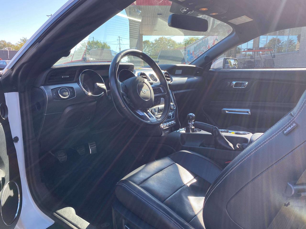 2017 Ford Mustang GT, 6 SPEED MANUAL, 5L, HEATED/ COOLED LEATHER! Photo