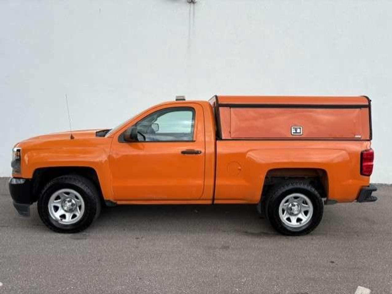 2016 Chevrolet Silverado 1500 V6 REGULAR CAB-SHORT BOX-1 OWNER-CERTIFIED Photo