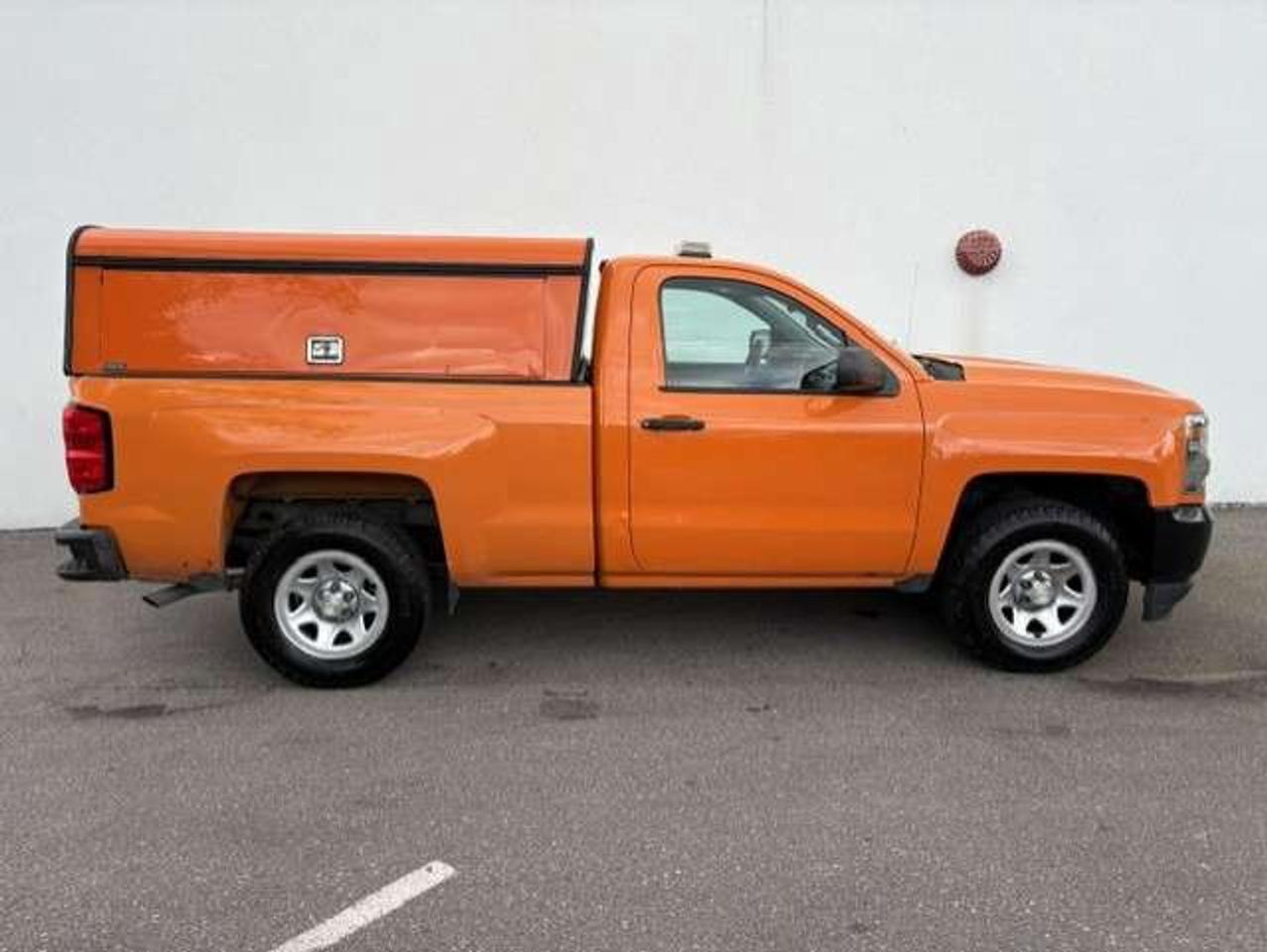 2016 Chevrolet Silverado 1500 V6 REGULAR CAB-SHORT BOX-1 OWNER-CERTIFIED Photo