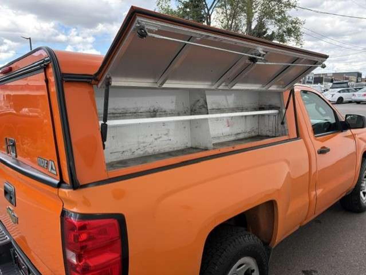 2016 Chevrolet Silverado 1500 V6 REGULAR CAB-SHORT BOX-1 OWNER-CERTIFIED Photo