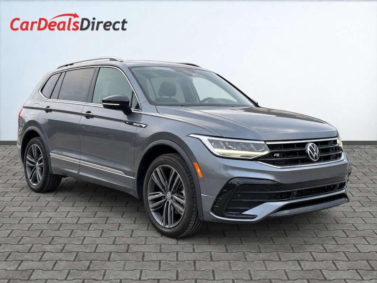 2022 Volkswagen Tiguan COMFORTLINE R-LINE BLACK 4MOTION / 2.0L TURBO / PANORAMIC ROOF / NAVI / LEATHER Photo