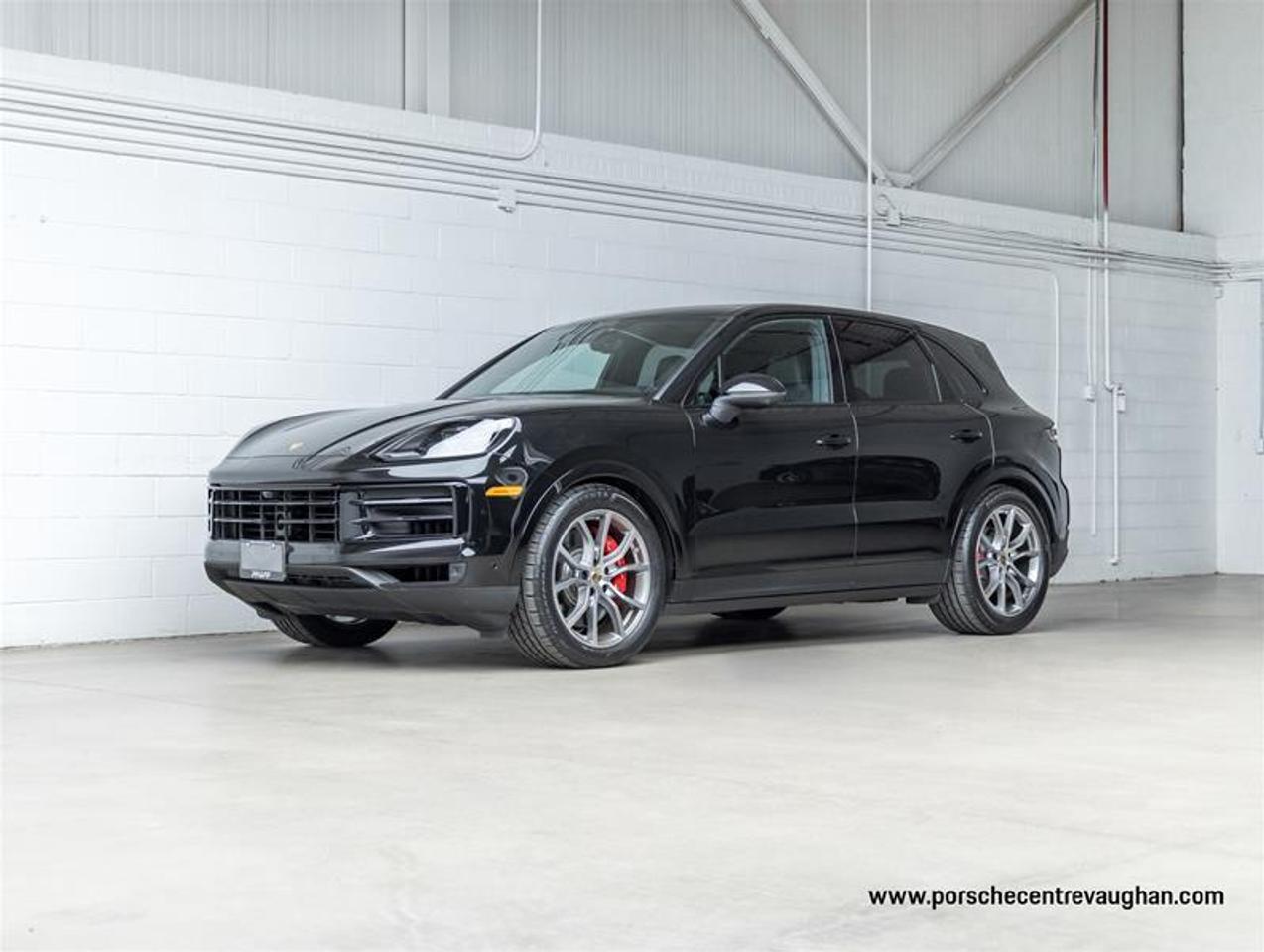 2024 Porsche Cayenne  Photo0