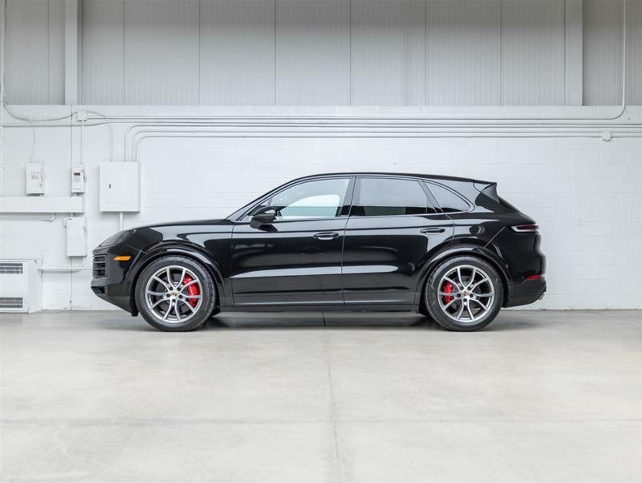 2024 Porsche Cayenne  Photo4
