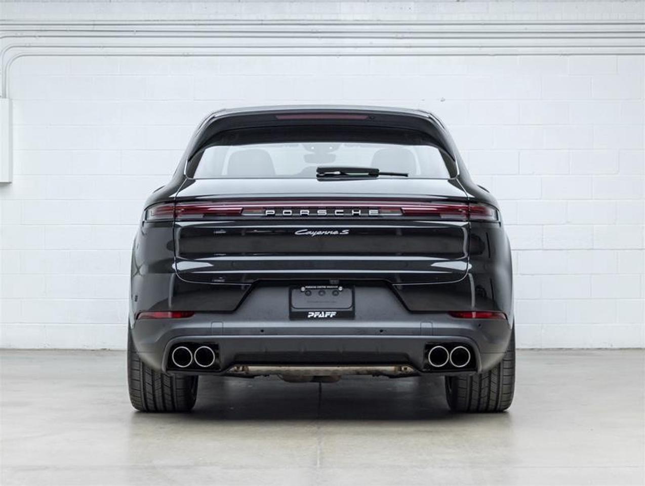 2024 Porsche Cayenne  Photo