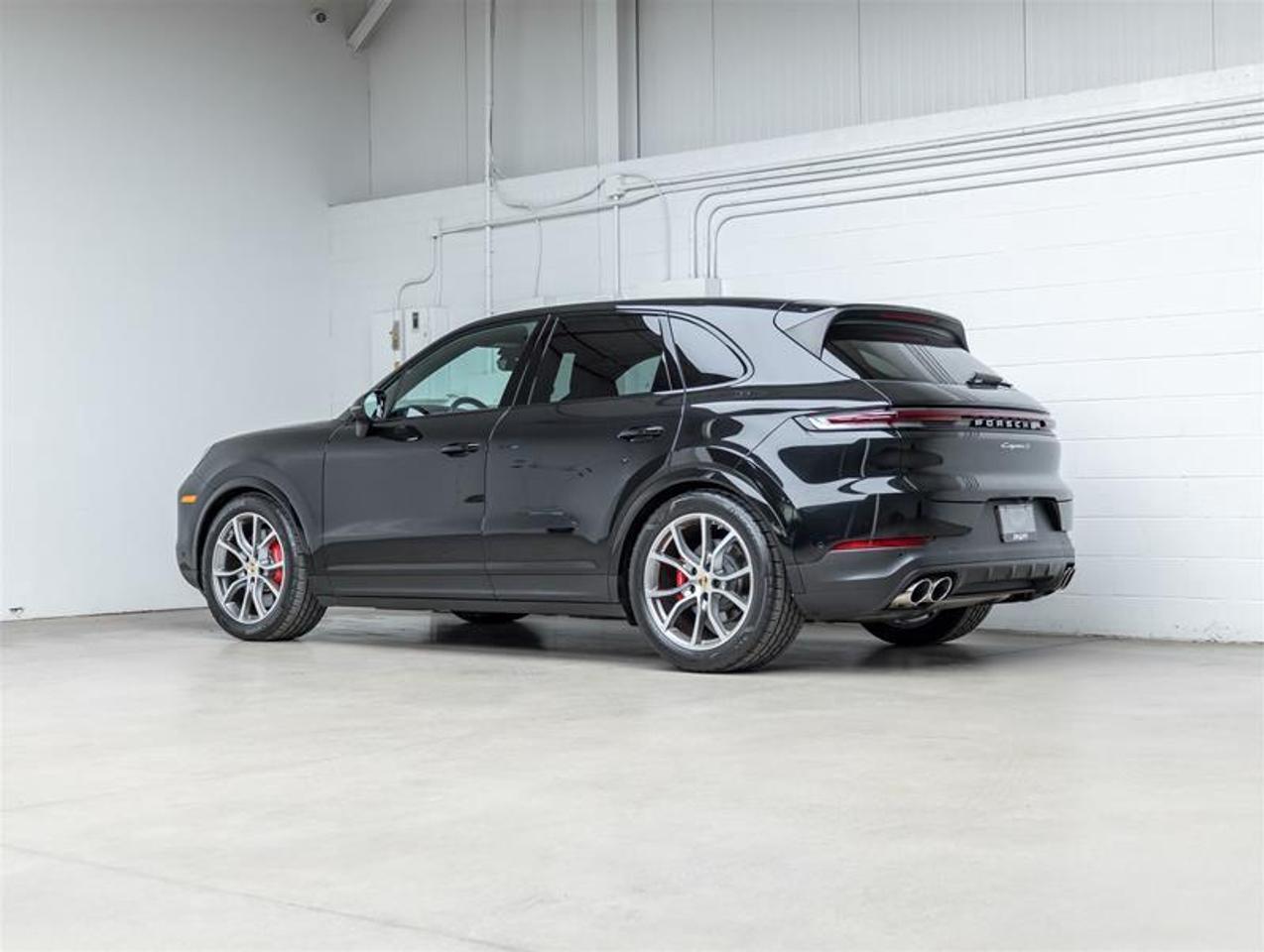 2024 Porsche Cayenne  Photo