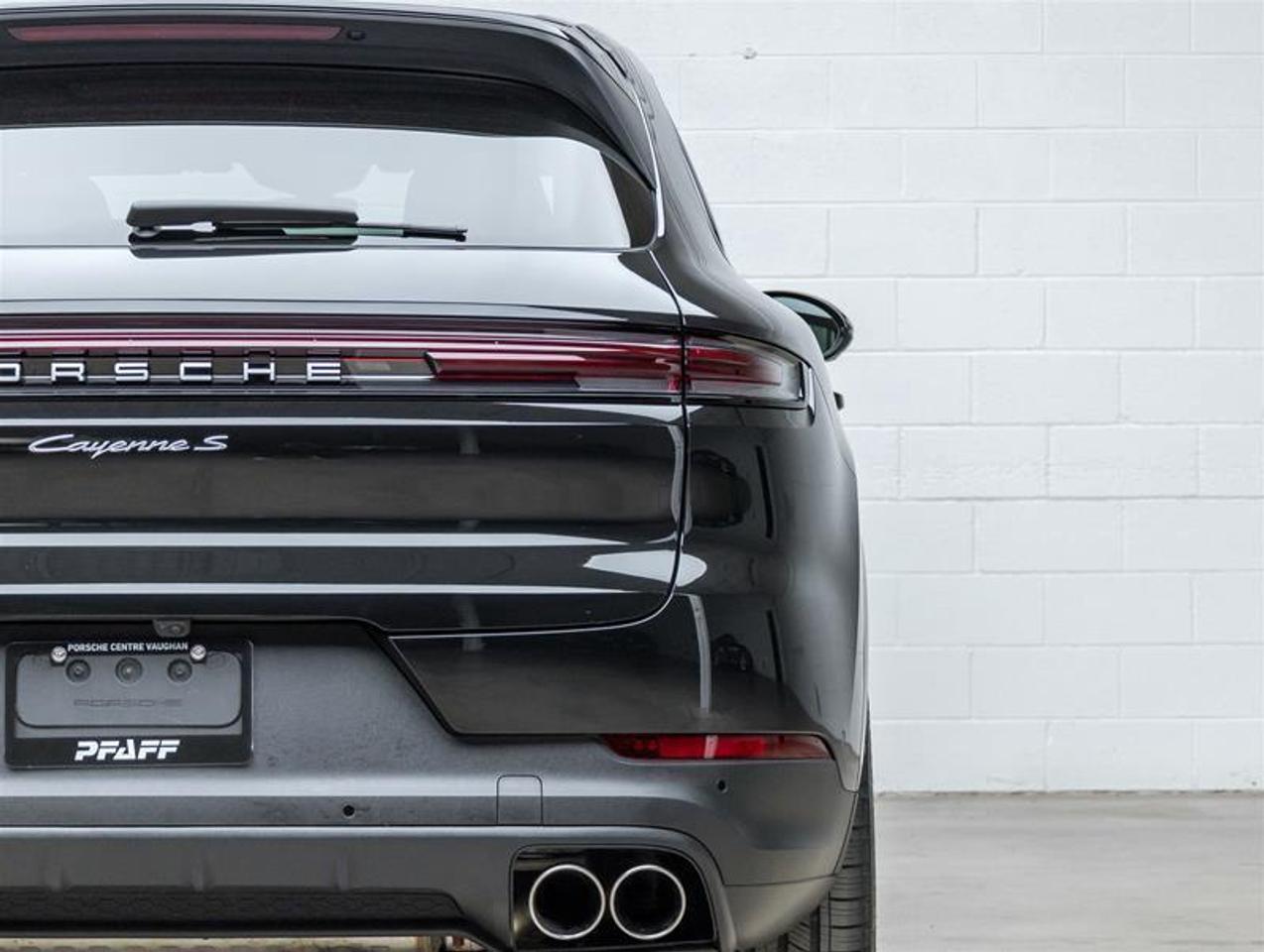 2024 Porsche Cayenne  Photo