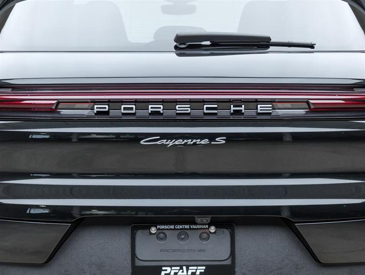 2024 Porsche Cayenne  Photo