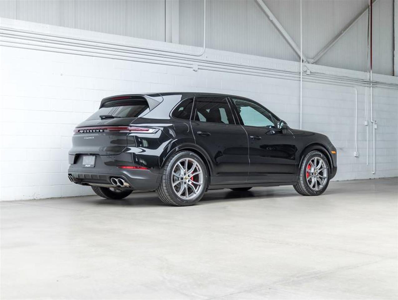 2024 Porsche Cayenne  Photo