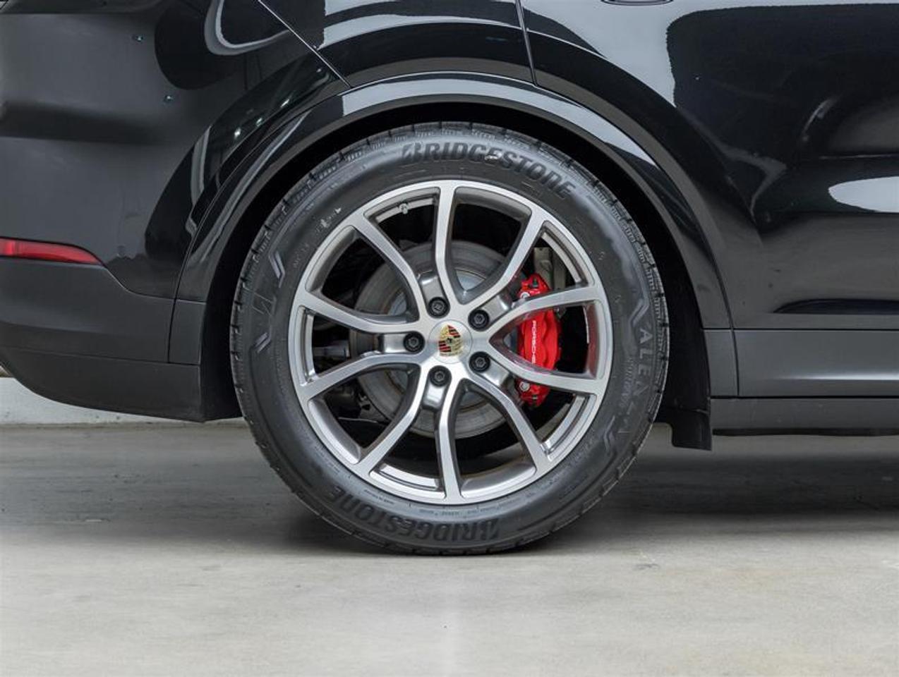 2024 Porsche Cayenne  Photo