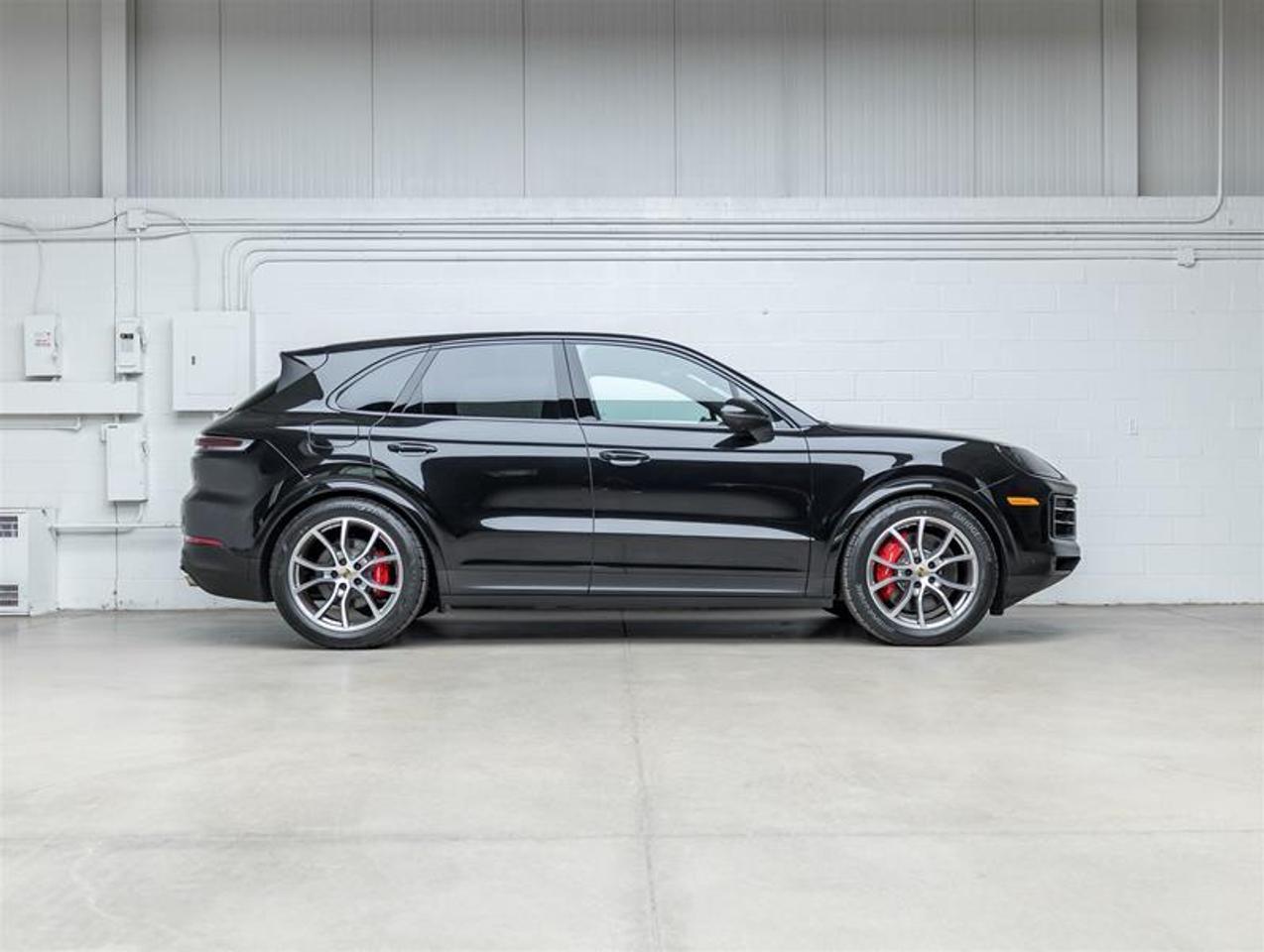 2024 Porsche Cayenne  Photo
