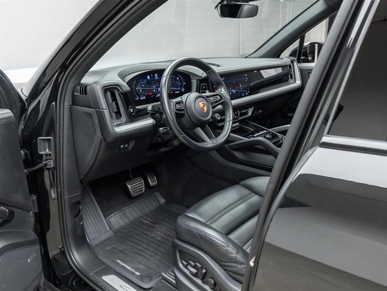 2024 Porsche Cayenne  Photo
