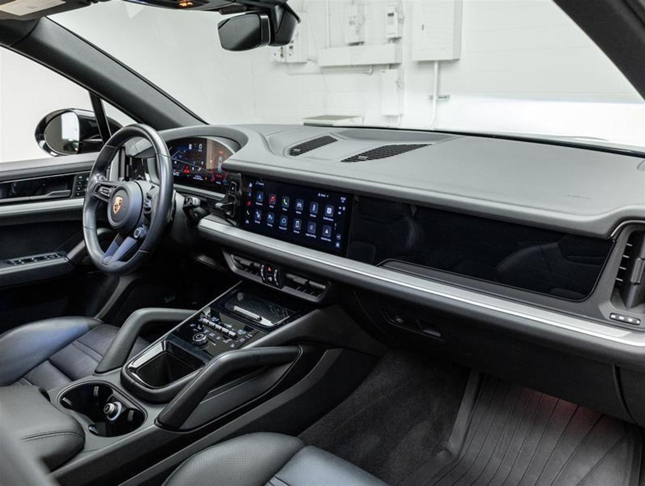 2024 Porsche Cayenne  Photo