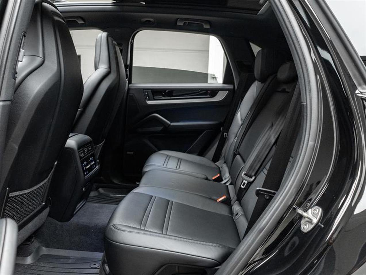2024 Porsche Cayenne  Photo