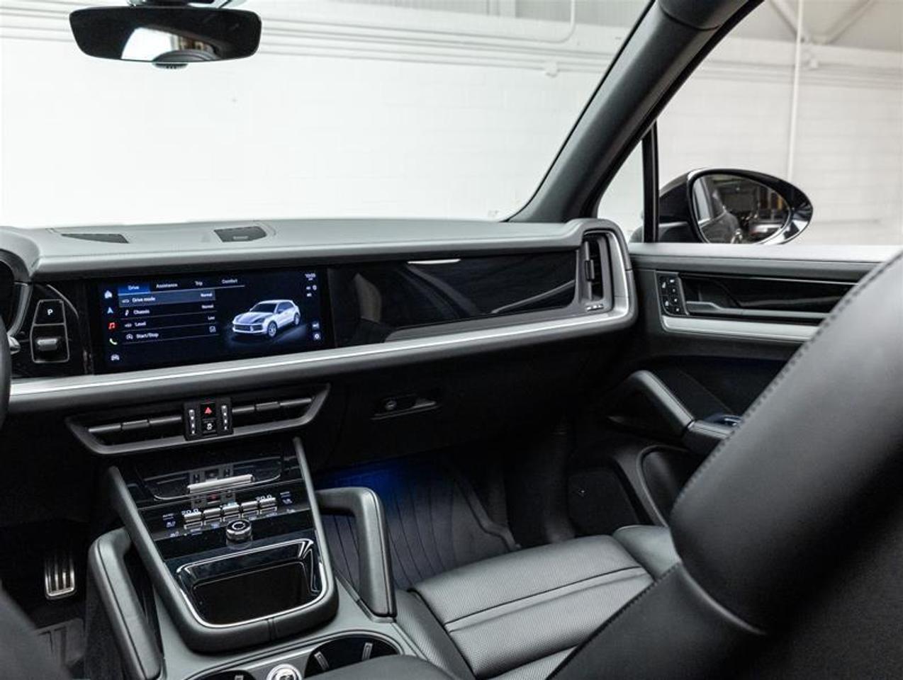2024 Porsche Cayenne  Photo