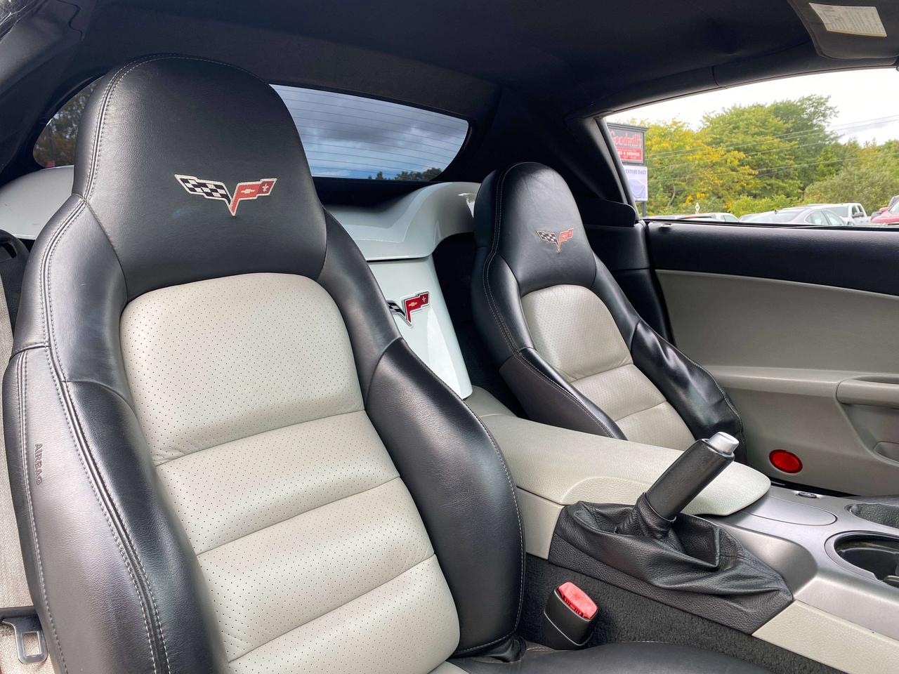 2007 Chevrolet Corvette LEATHER, CONVERTIBLE, MANUAL TRANSMISSION, 6.0L! Photo