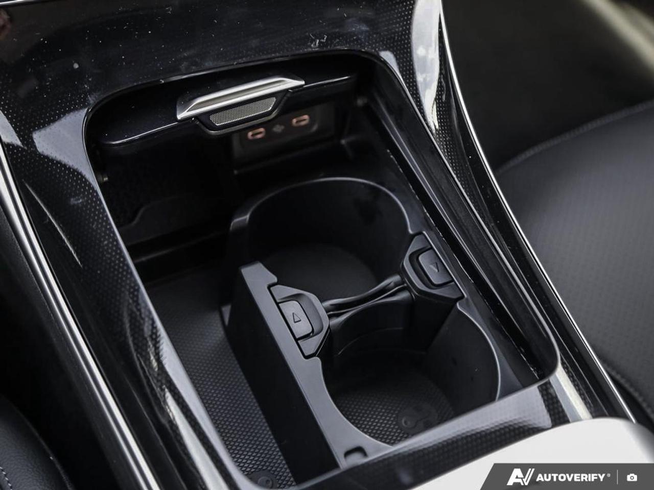 2027 Mercedes-Benz C300  Photo