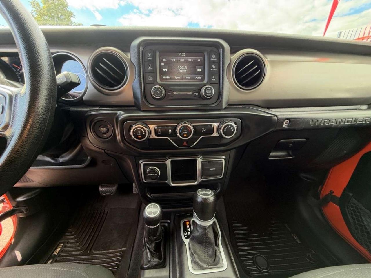 2018 Jeep Wrangler Sport 4x4 * NO ACCIDENTS / VERY LOW KM / AUTOMATIC / CAMERA Photo
