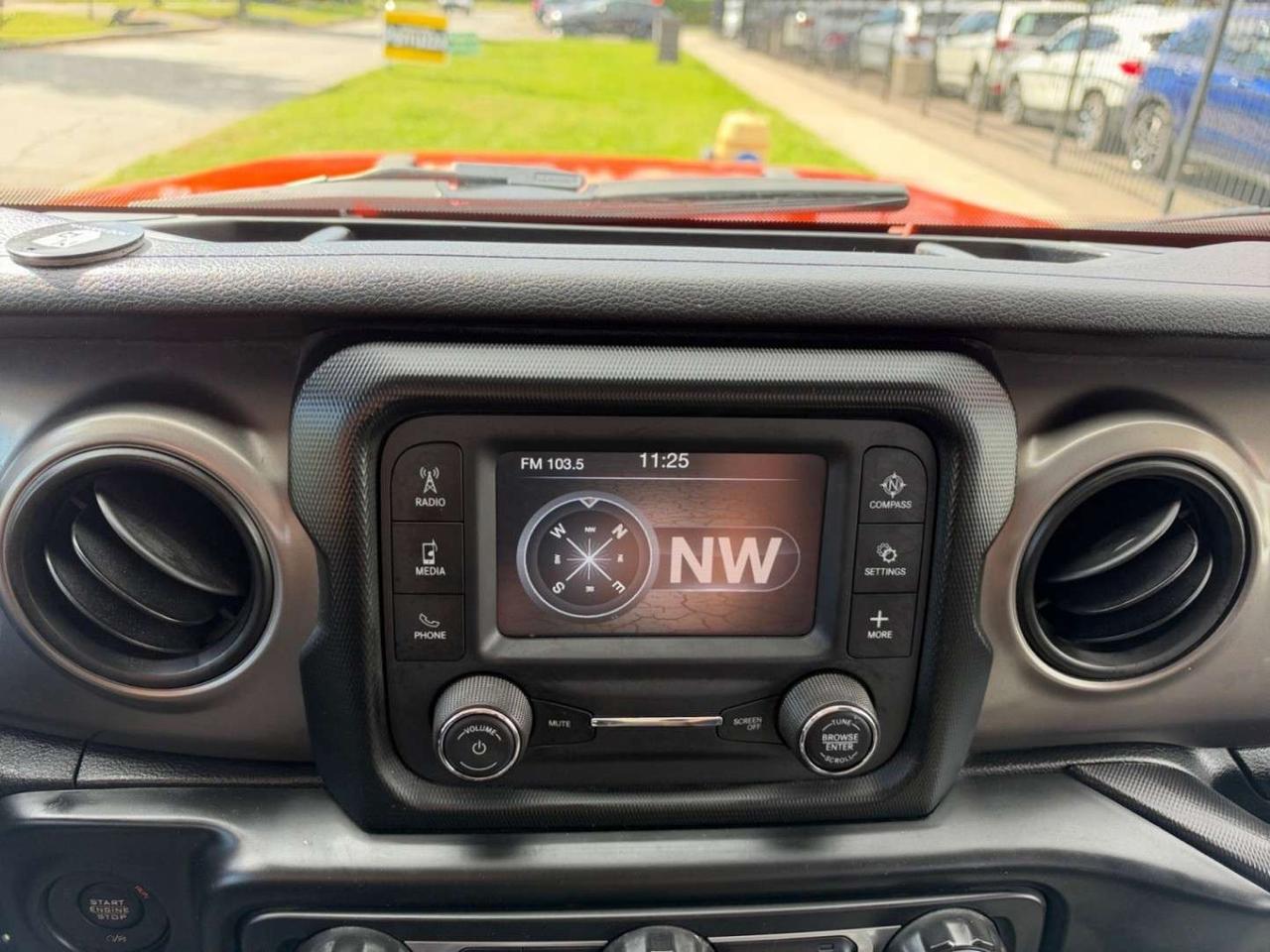 2018 Jeep Wrangler Sport 4x4 * NO ACCIDENTS / VERY LOW KM / AUTOMATIC / CAMERA Photo