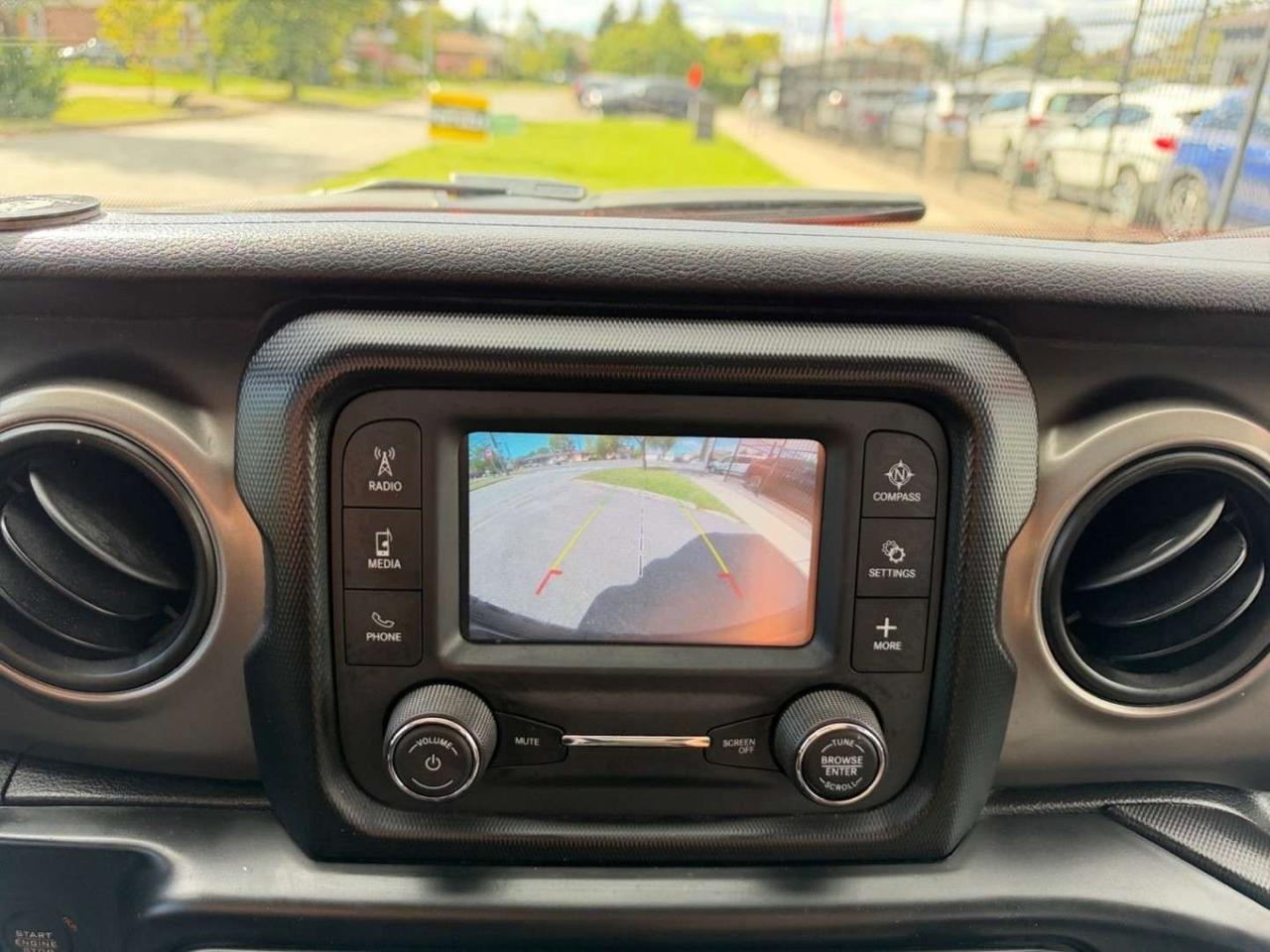 2018 Jeep Wrangler Sport 4x4 * NO ACCIDENTS / VERY LOW KM / AUTOMATIC / CAMERA Photo