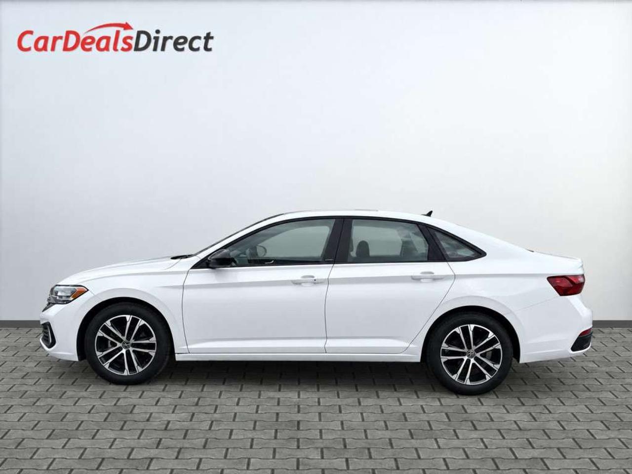 2024 Volkswagen Jetta Comfortline / SUNROOF / LEATHER / NAVI / BACKUP CAM/  CLEAN CARFAX Photo2