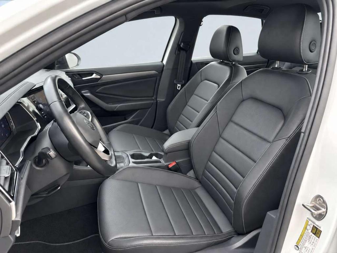 2024 Volkswagen Jetta Comfortline / SUNROOF / LEATHER / NAVI / BACKUP CAM/  CLEAN CARFAX Photo