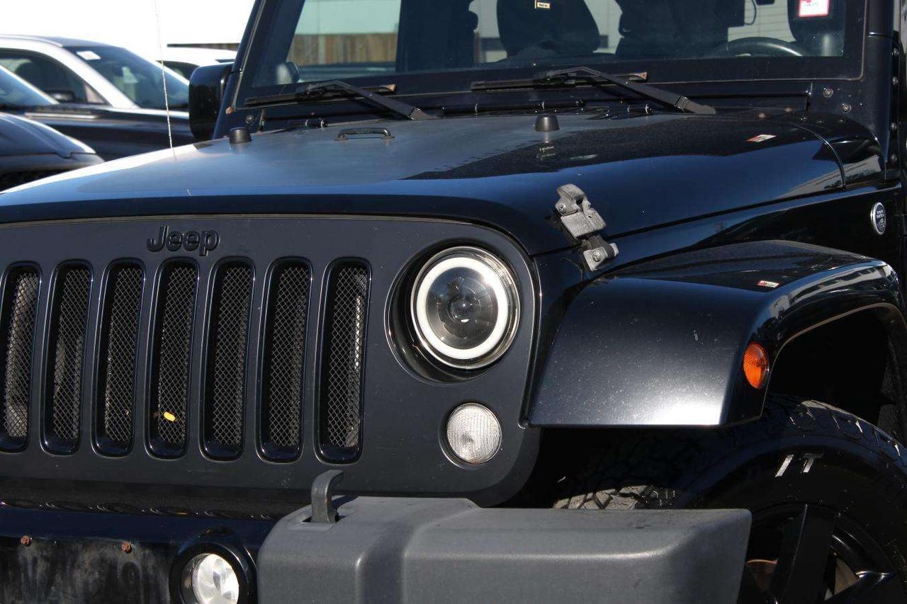 2014 Jeep Wrangler Unlimited Sahara 4x4  6SpeedManual SideSteps Gps S Photo