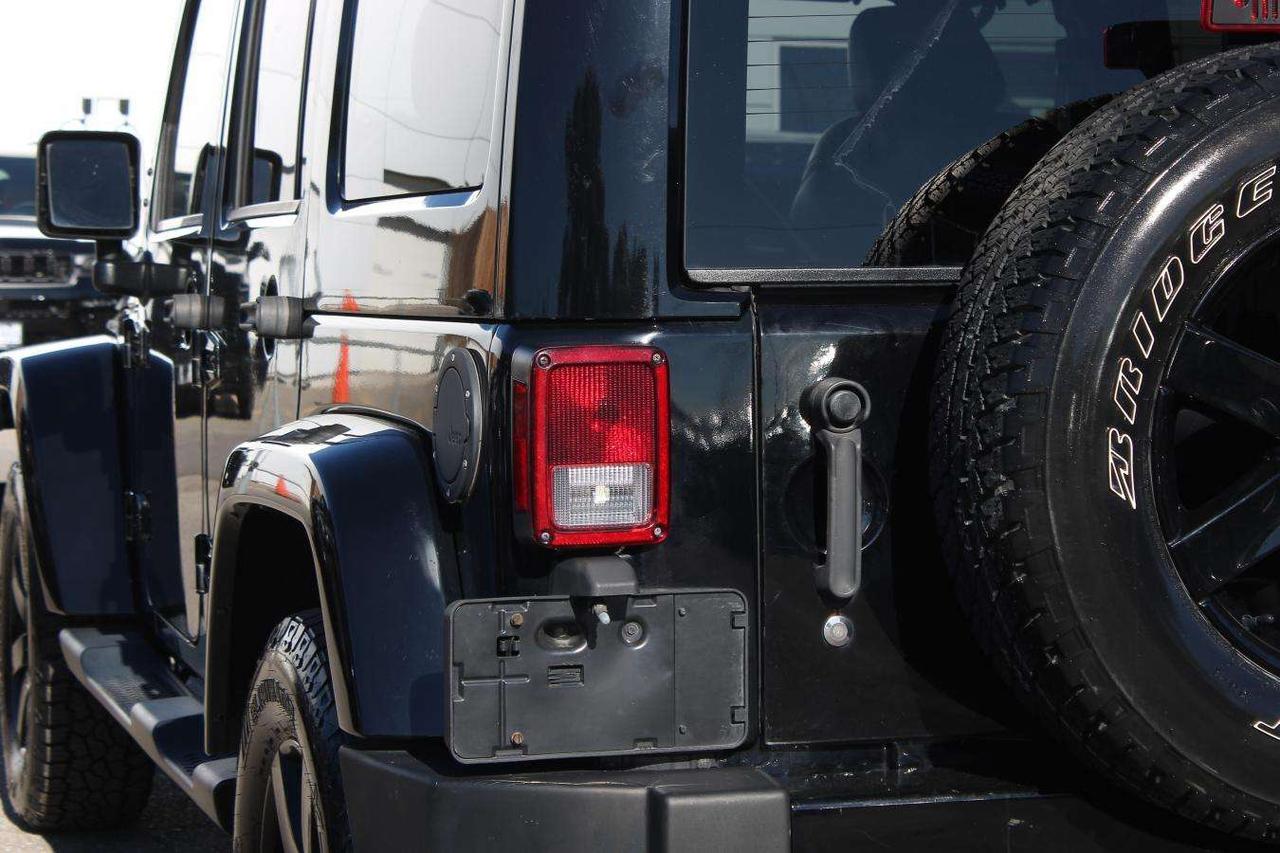 2014 Jeep Wrangler Unlimited Sahara 4x4  6SpeedManual SideSteps Gps S Photo