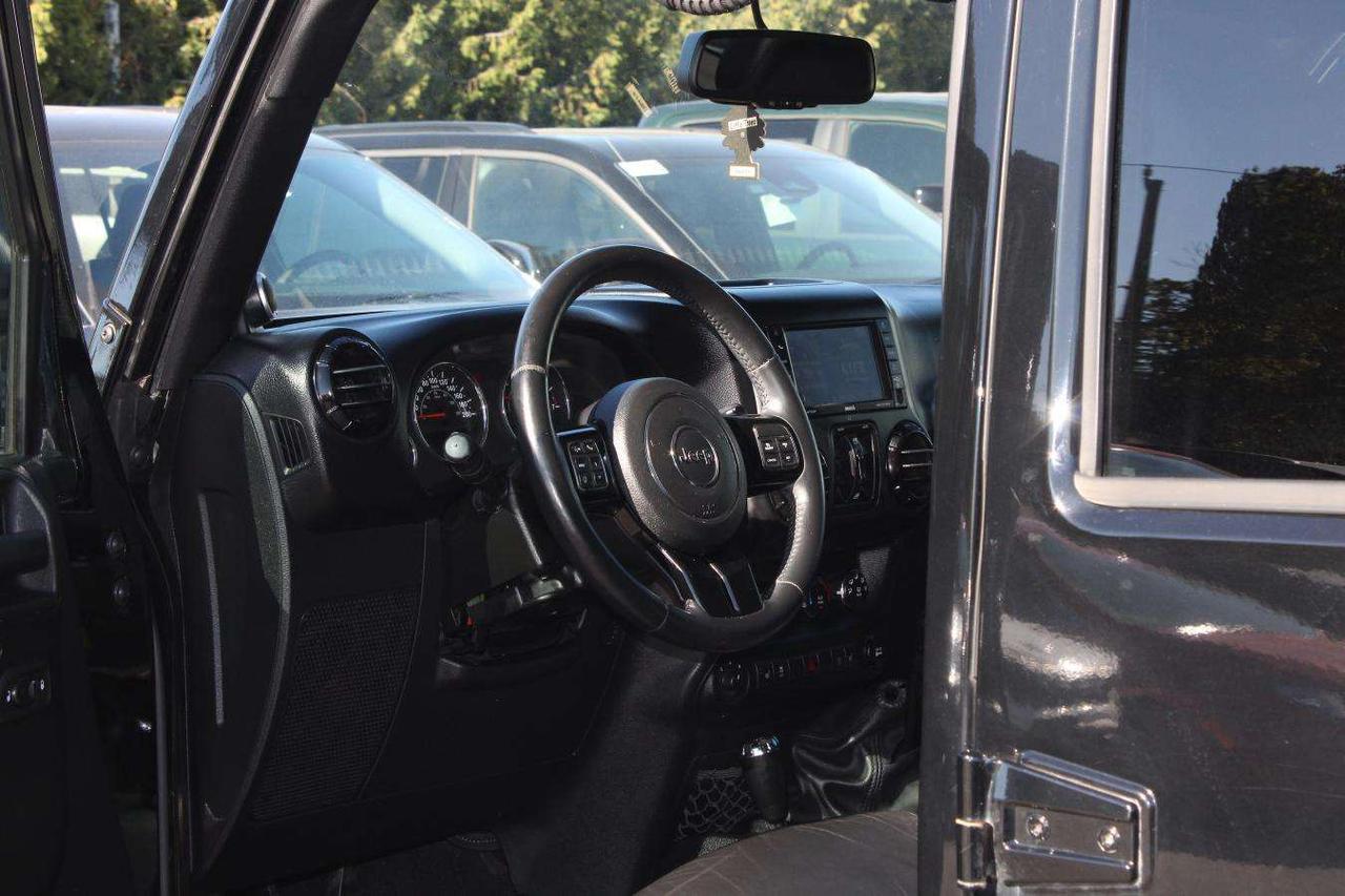 2014 Jeep Wrangler Unlimited Sahara 4x4  6SpeedManual SideSteps Gps S Photo