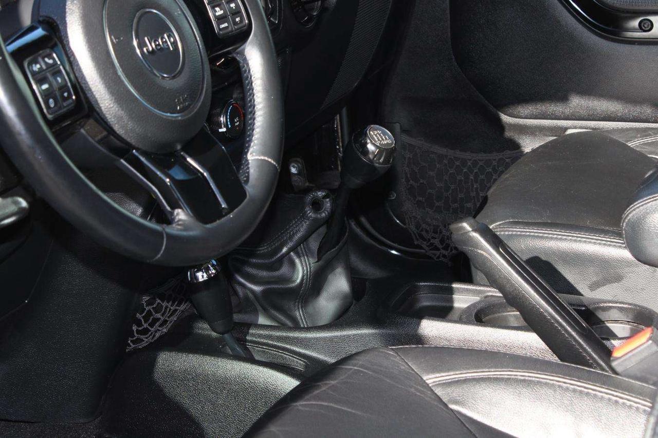2014 Jeep Wrangler Unlimited Sahara 4x4  6SpeedManual SideSteps Gps S Photo