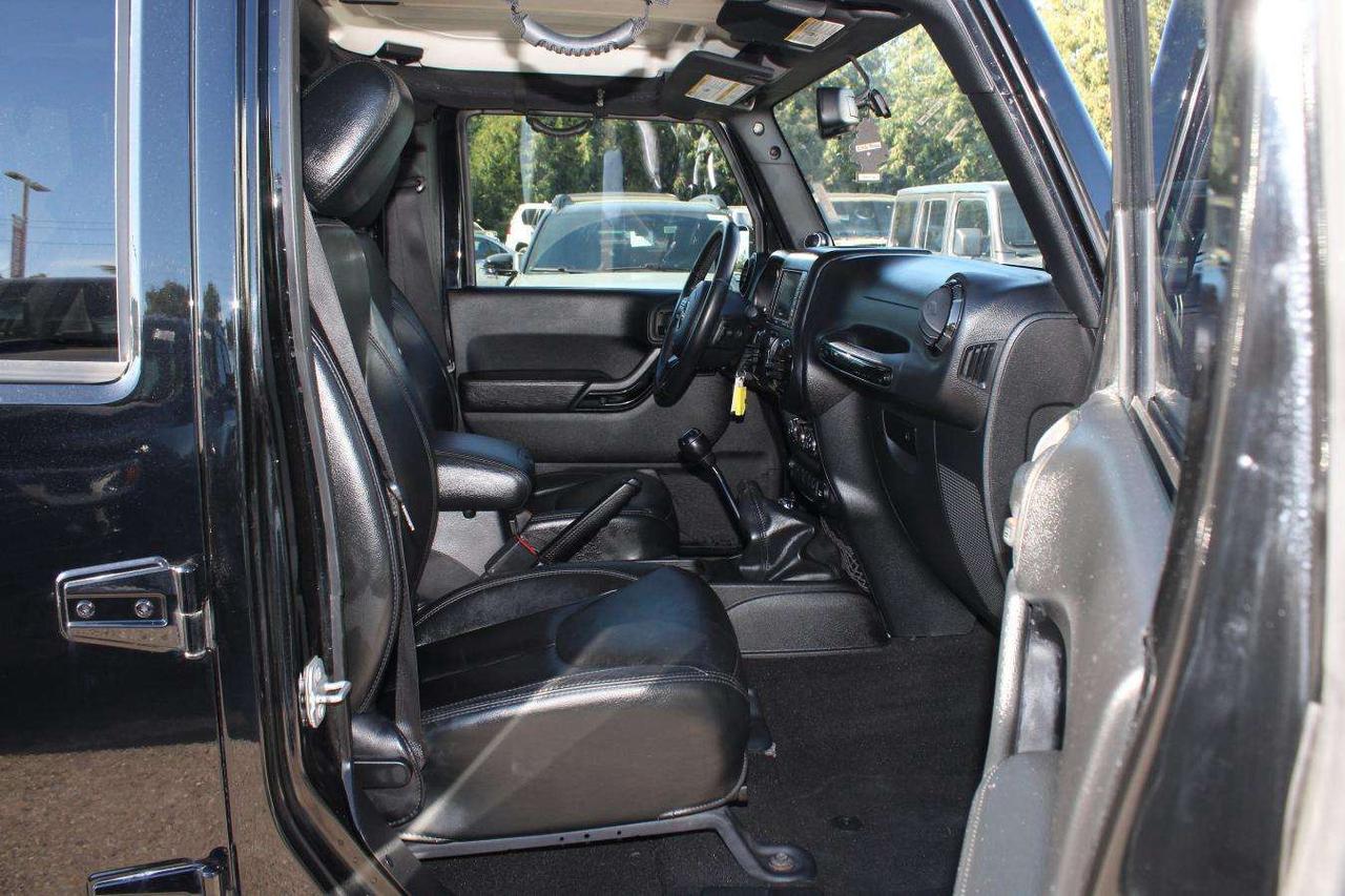 2014 Jeep Wrangler Unlimited Sahara 4x4  6SpeedManual SideSteps Gps S Photo