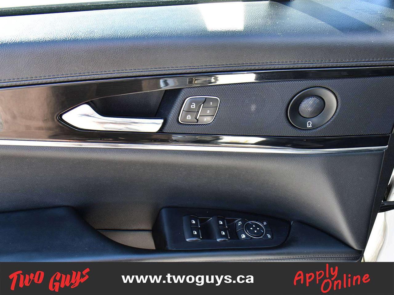 2023 Lincoln Nautilus Reserve 2.7L AWD   Panoroof   Nav   Htd Cooled Lth Photo