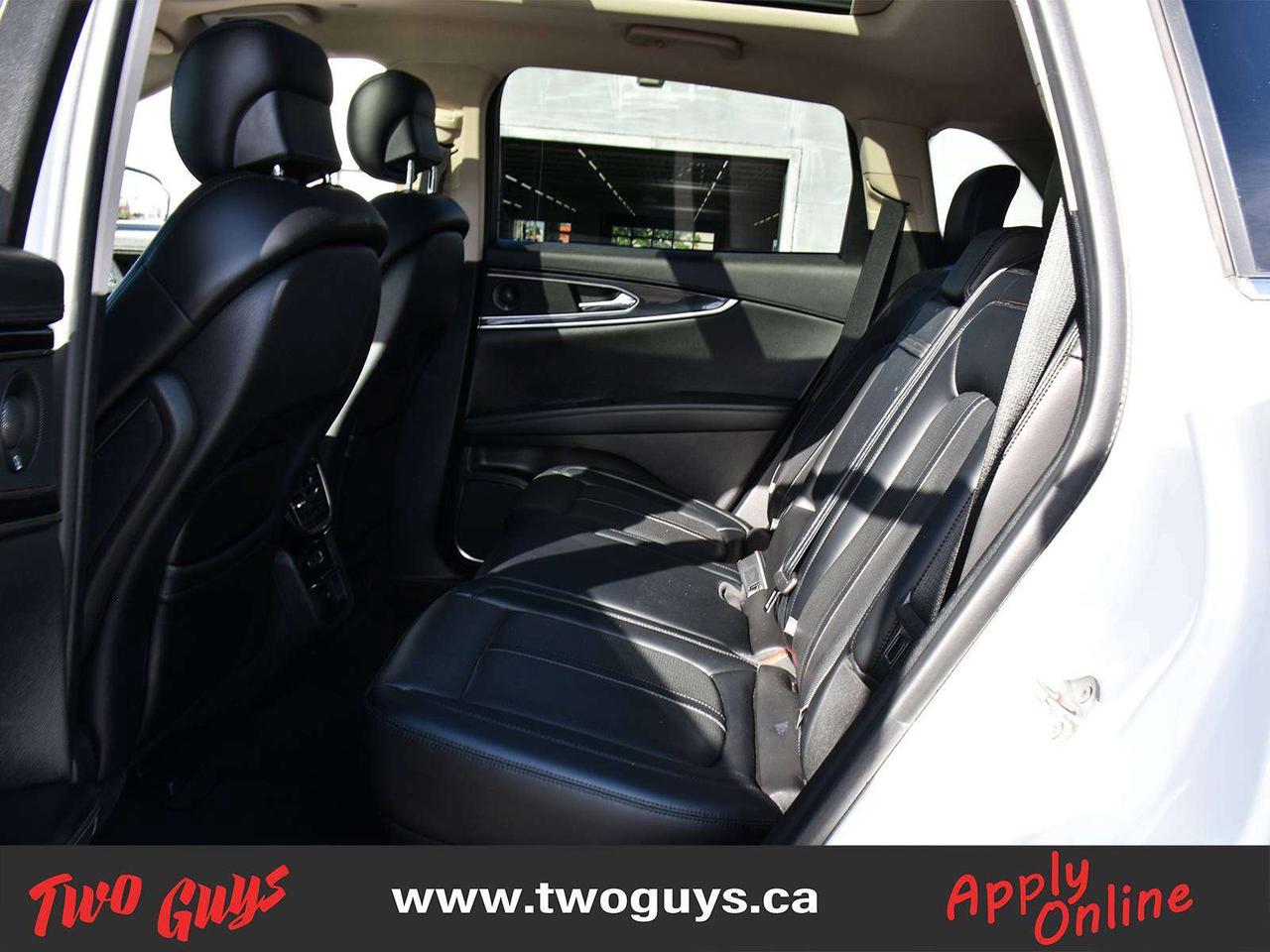 2023 Lincoln Nautilus Reserve 2.7L AWD   Panoroof   Nav   Htd Cooled Lth Photo