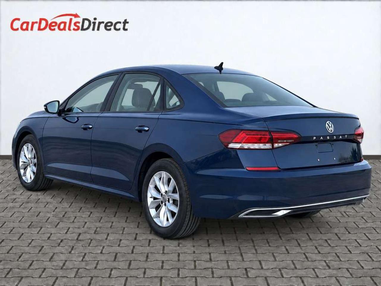 2020 Volkswagen Passat S / FWD / HEATED SEATS / BLIND SPOT / FRONT ASSIST / BACKUP CAM / CARPLAY Photo4